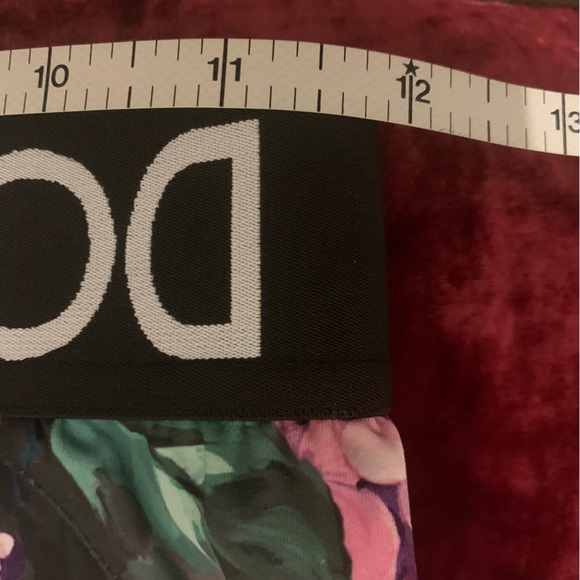 Gorgeous Dolce & Gabbana & DJ Khalid top/ short set 💜 - Picture 6 of 9